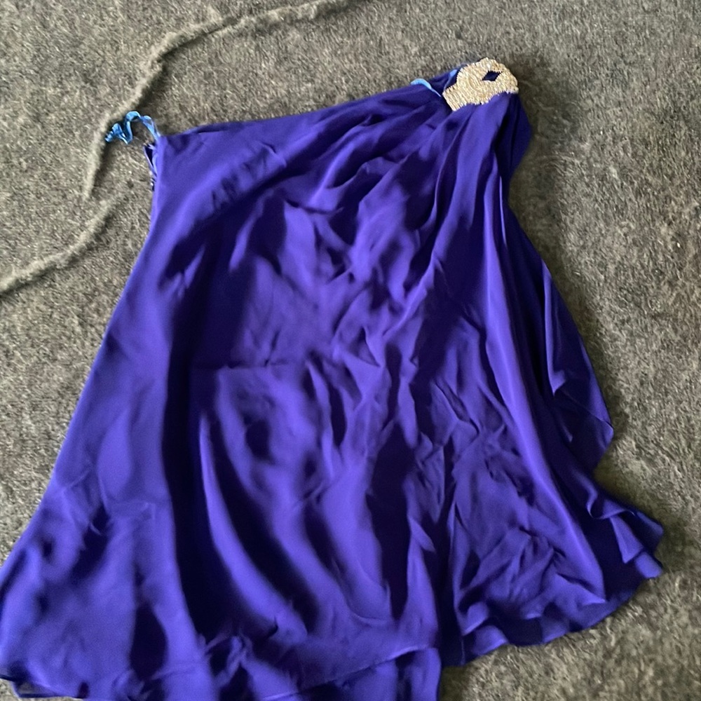 JS Boutique single arm party dress.